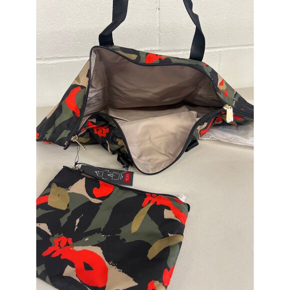 NWT Tumi Just In Case Travel Tote Bag with Pouch red green black floral print - Picture 8 of 8